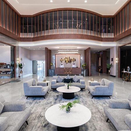 Warwick Al Jubail Hotel Bagian luar foto