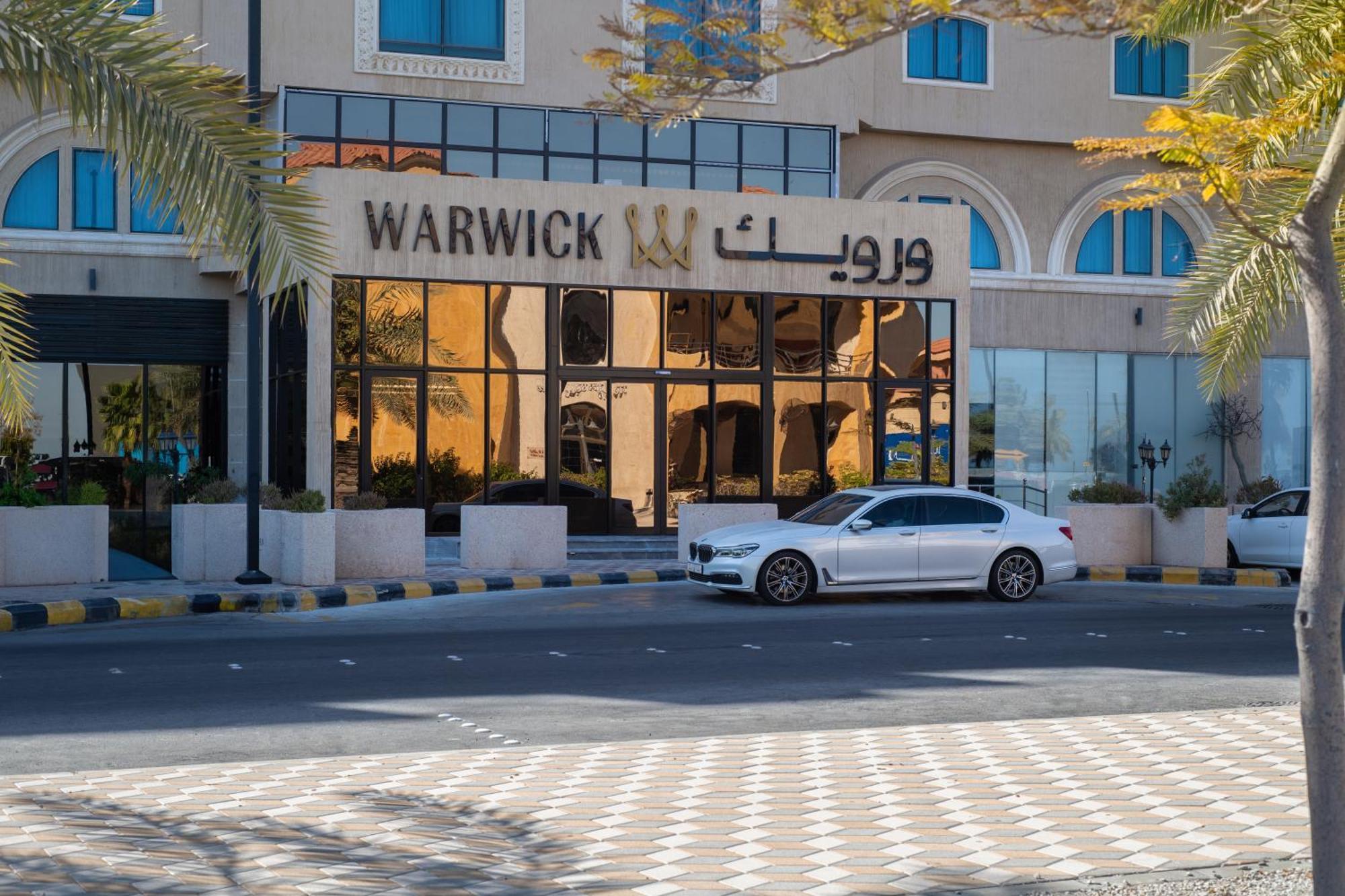 Warwick Al Jubail Hotel Bagian luar foto