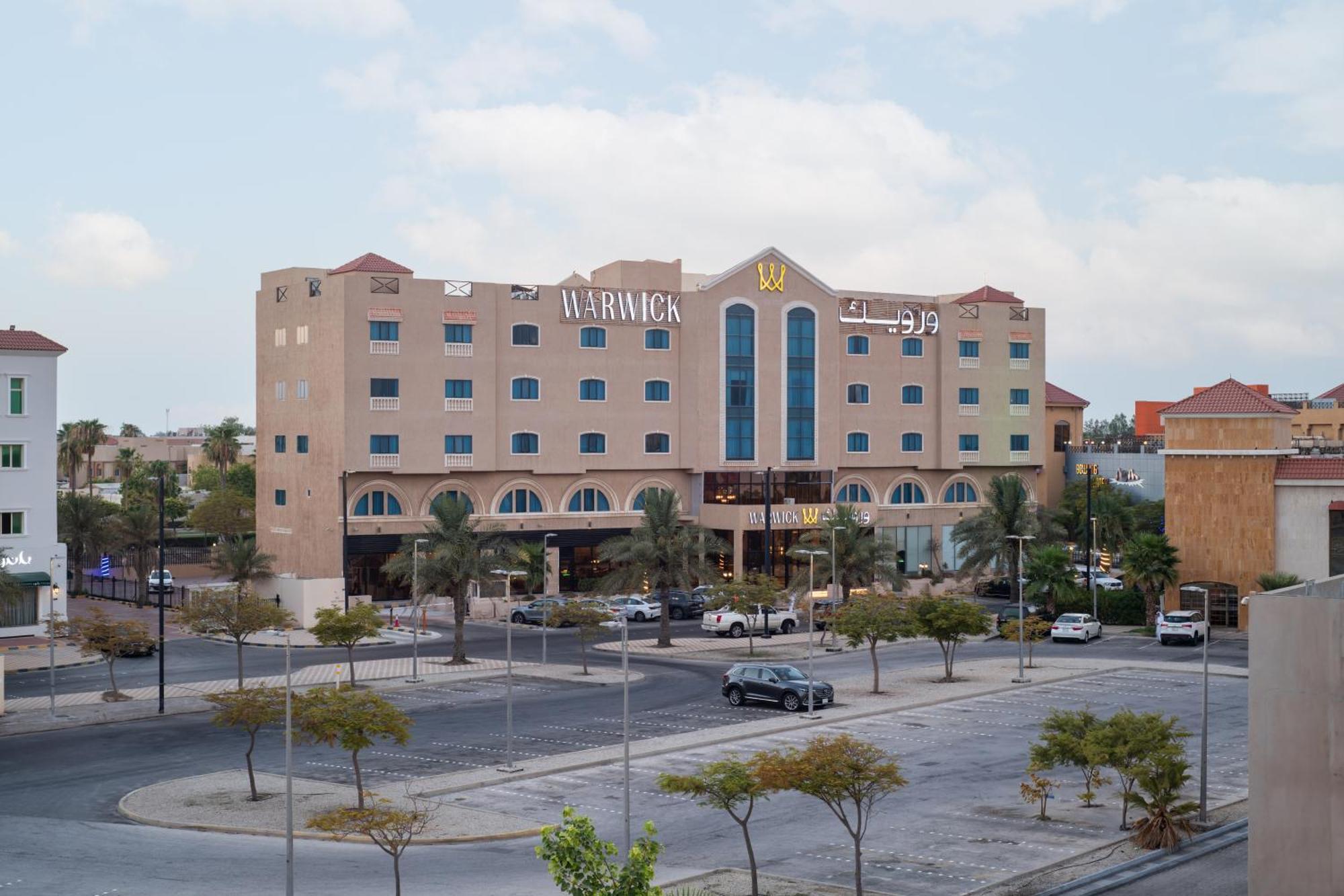 Warwick Al Jubail Hotel Bagian luar foto