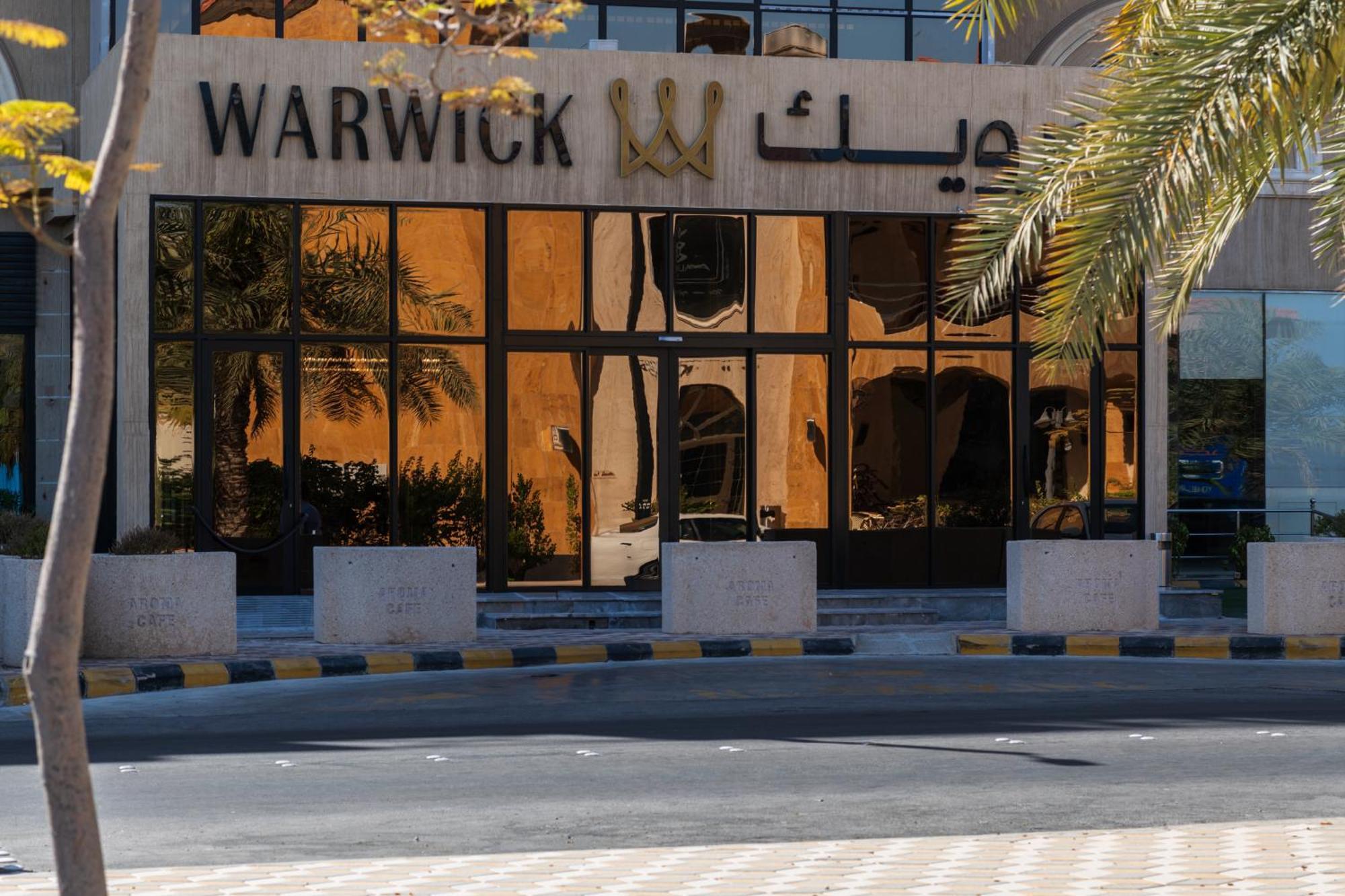 Warwick Al Jubail Hotel Bagian luar foto