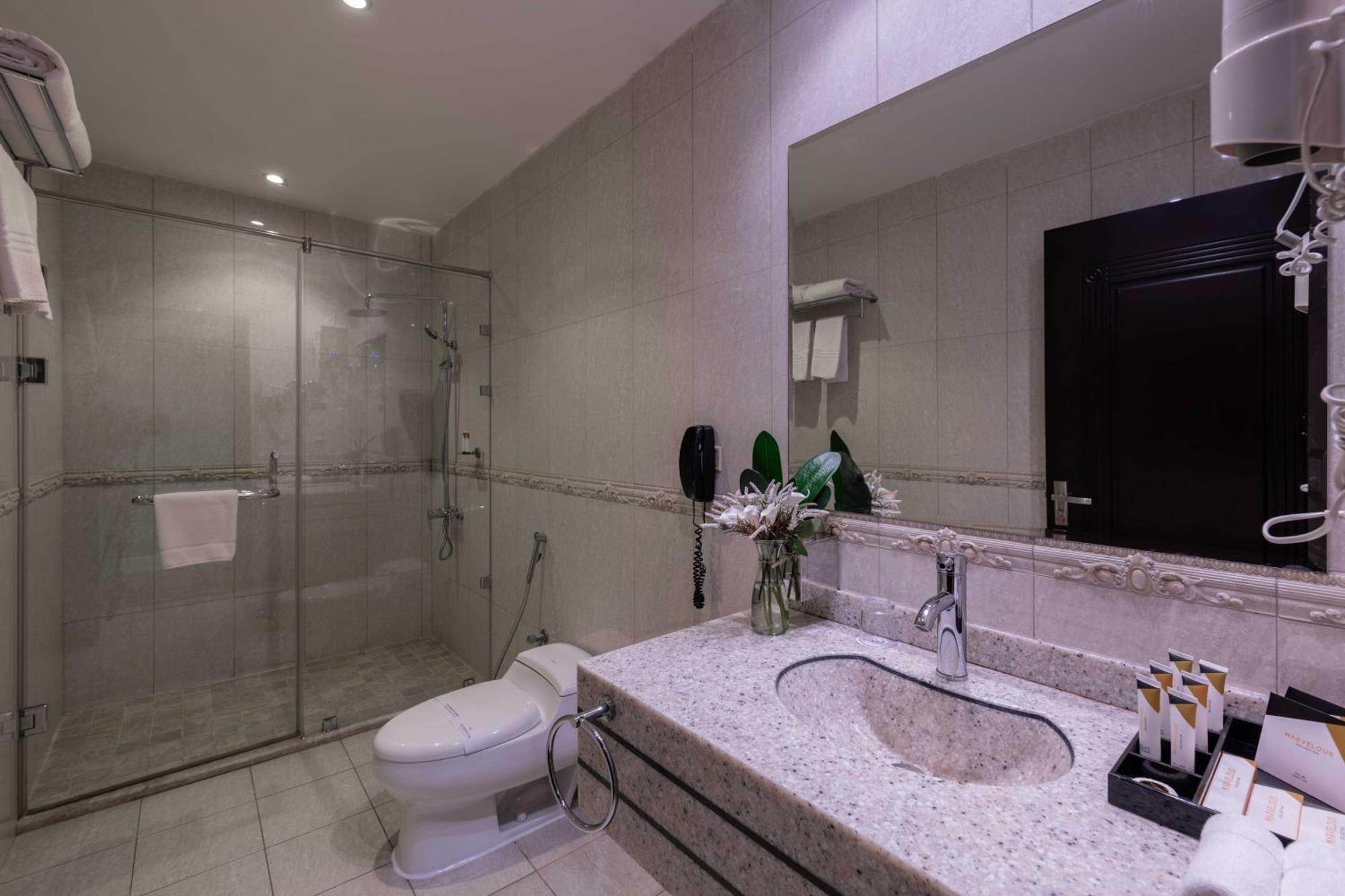 Warwick Al Jubail Hotel Bagian luar foto