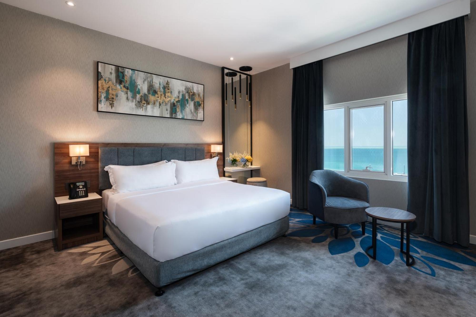 Warwick Al Jubail Hotel Bagian luar foto