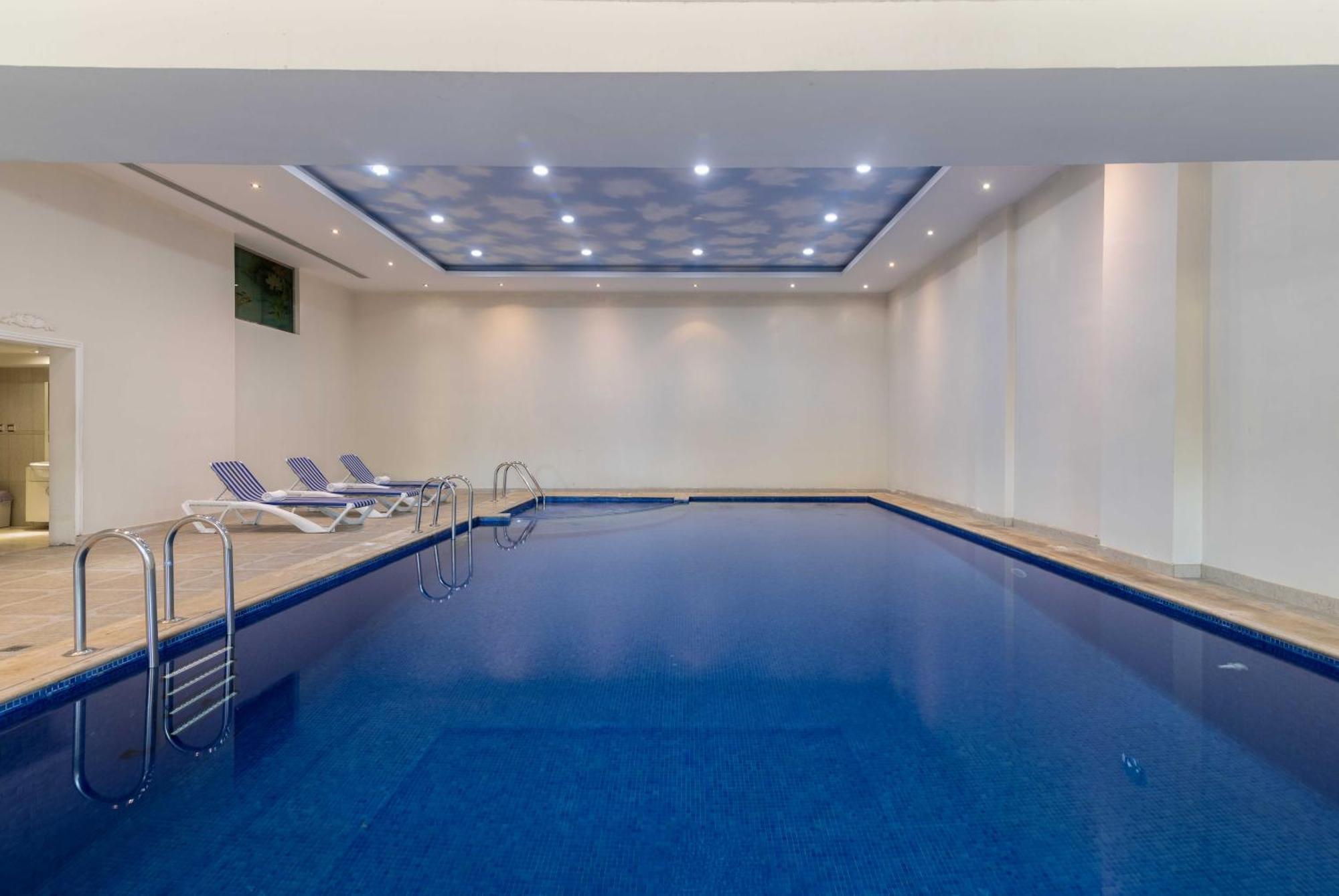 Warwick Al Jubail Hotel Bagian luar foto